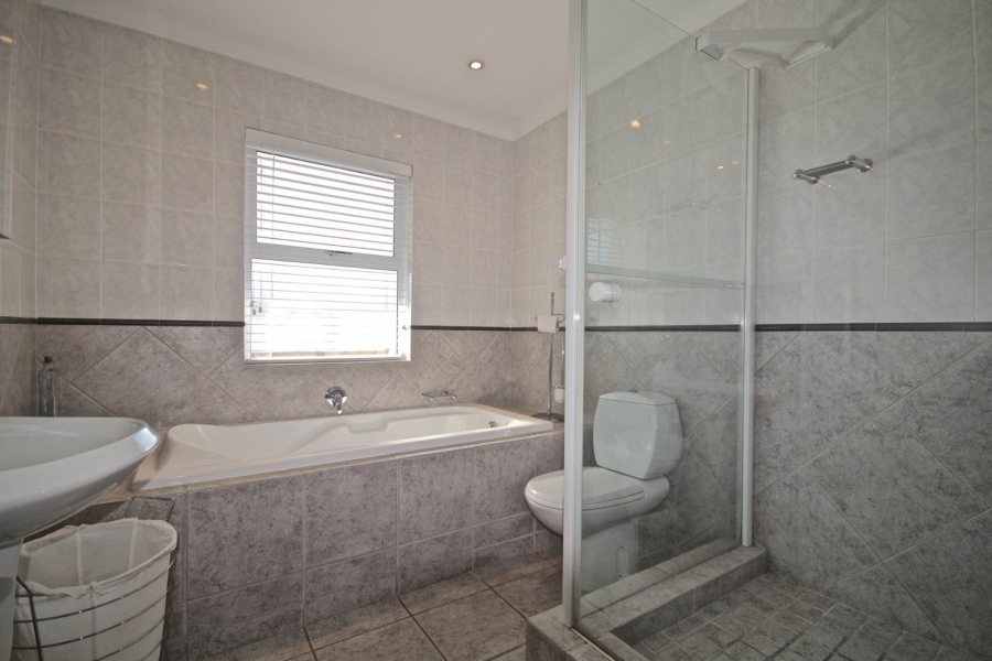 5 Bedroom Property for Sale in Sunset Beach Western Cape